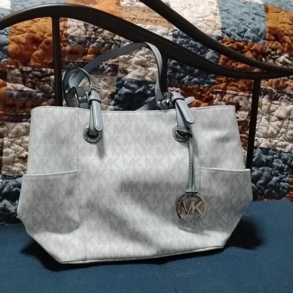 Michael Kors Womens Bags Michael Kors Jet Set Tote - Picture 1 of 5